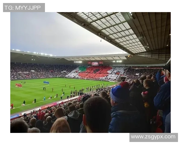 星空下的绿茵奇迹足球场：银河与竞技交织的璀璨夜幕